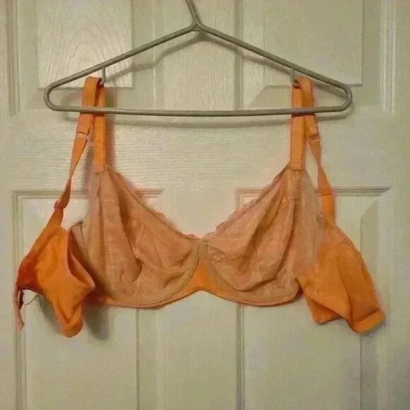 Voglo Adriana Size 44C Underwire Lace Satin Peach Bra - Picture 4 of 8